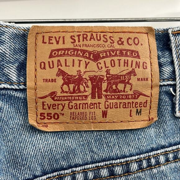 Levi's Women's Vintage 550 Relaxed FIt Tapered Leg Jeans - Light Wash - 4 - Picture 6 of 10